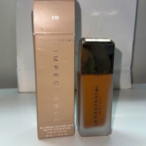 Anastasia BH Matte Foundation - 6W